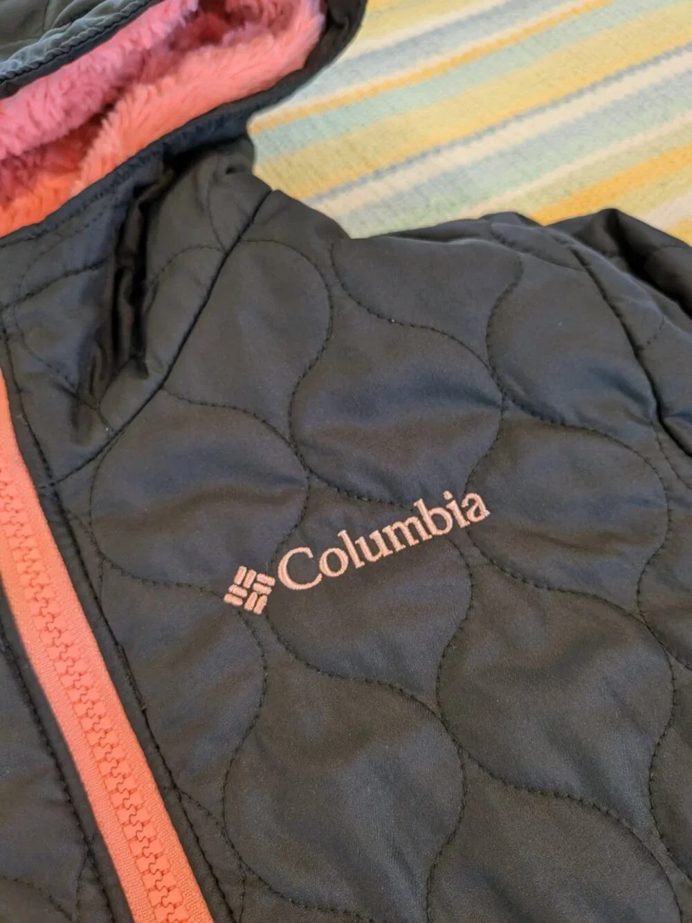⭐ Columbia Black quilted coat with fuzzy pink lining size XS 6-6x